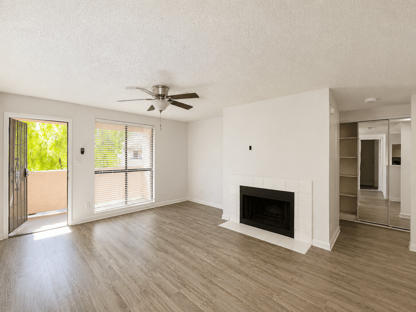 Scottsdale Place Apartments photo 2